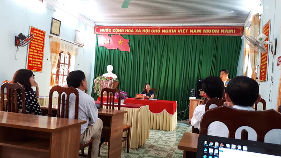 Đồng chí Trần Thị Luyến - Ủy viên, Ủy ban kiểm tra Tỉnh ủy làm việc với Đảng ủy xã Phú Nam